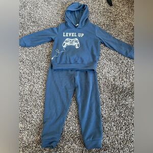 Toddler 2 piece jogging suit  size 4-5T